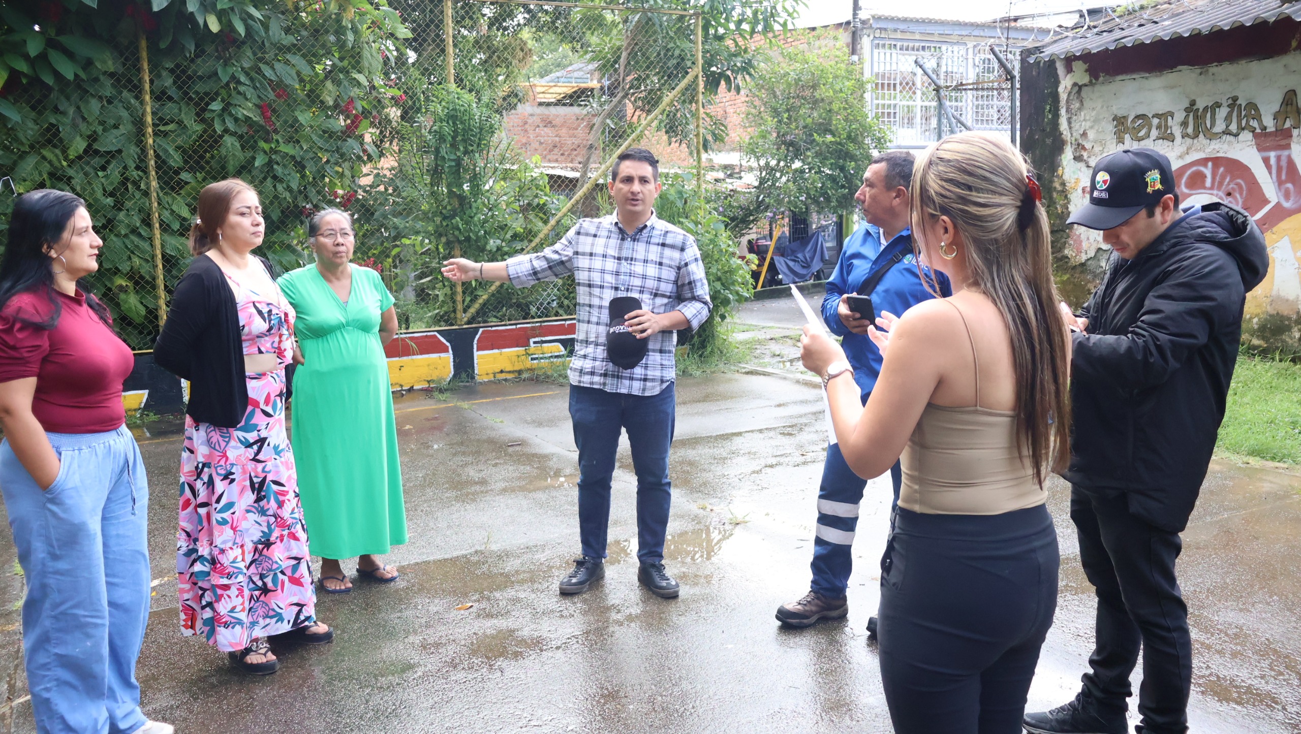 Alcaldía visitó a la comuna Siete con el objetivo de mejorar los escenarios deportivos