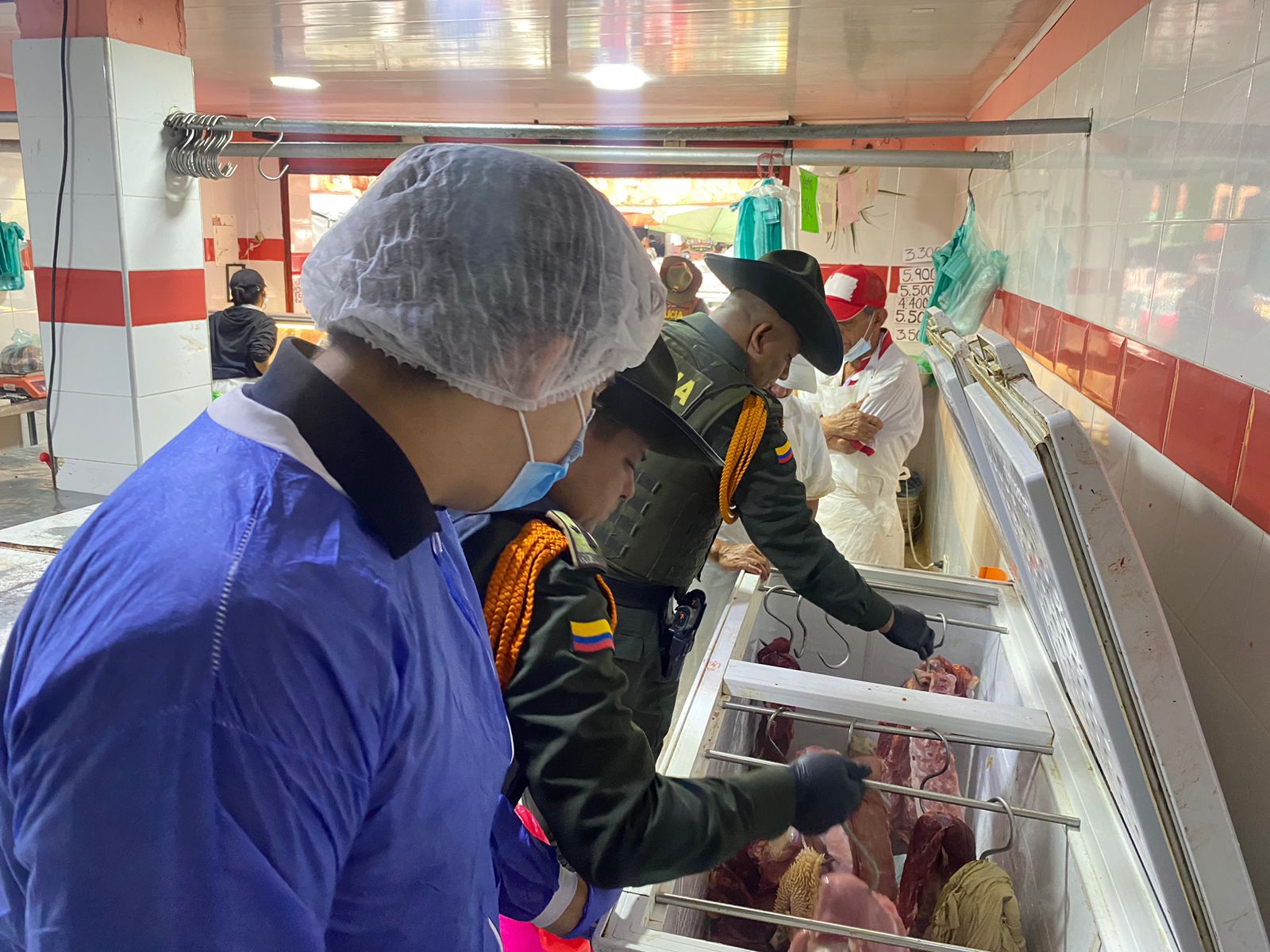 Alcaldía incautó más de 160 kilos de productos cárnicos en mal estado