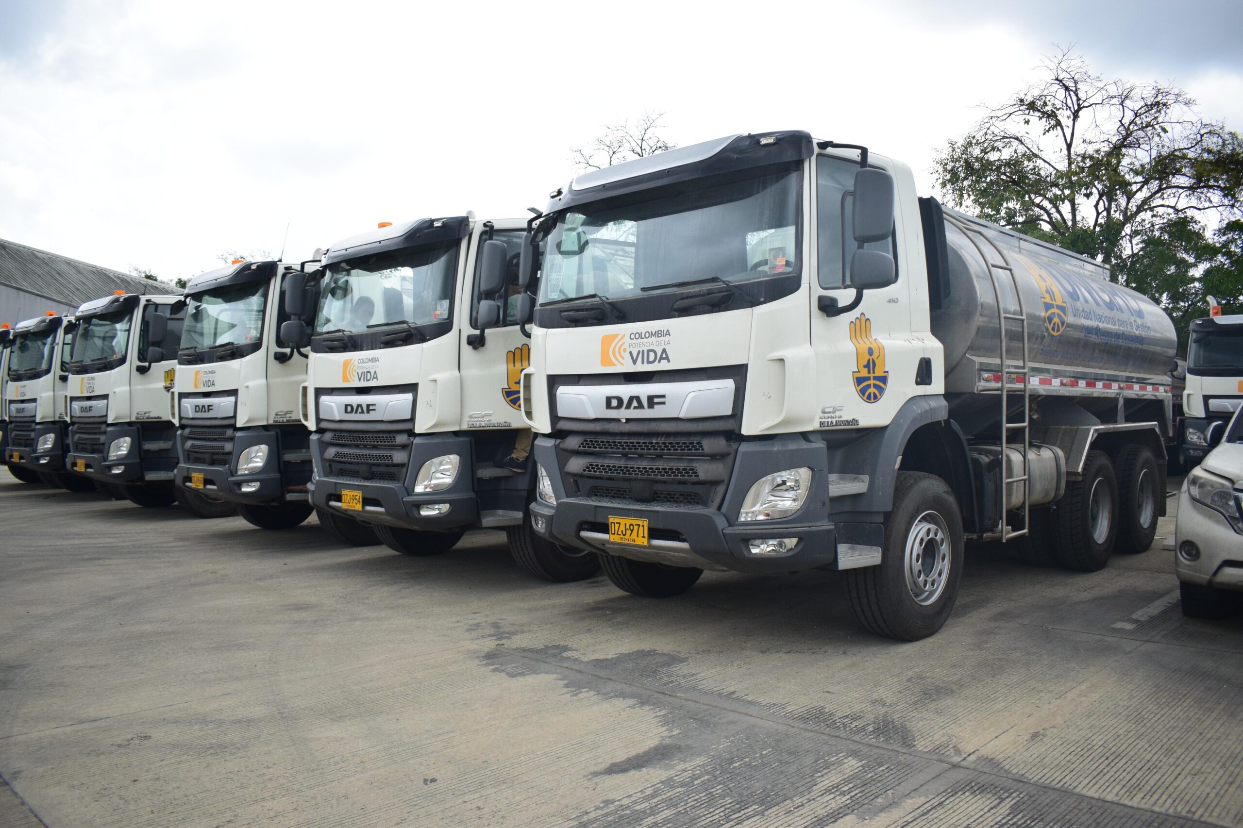 Gobernación del Tolima asegura suministro de agua y atención a incendios con llegada de dos carrotanques de la UNGRD