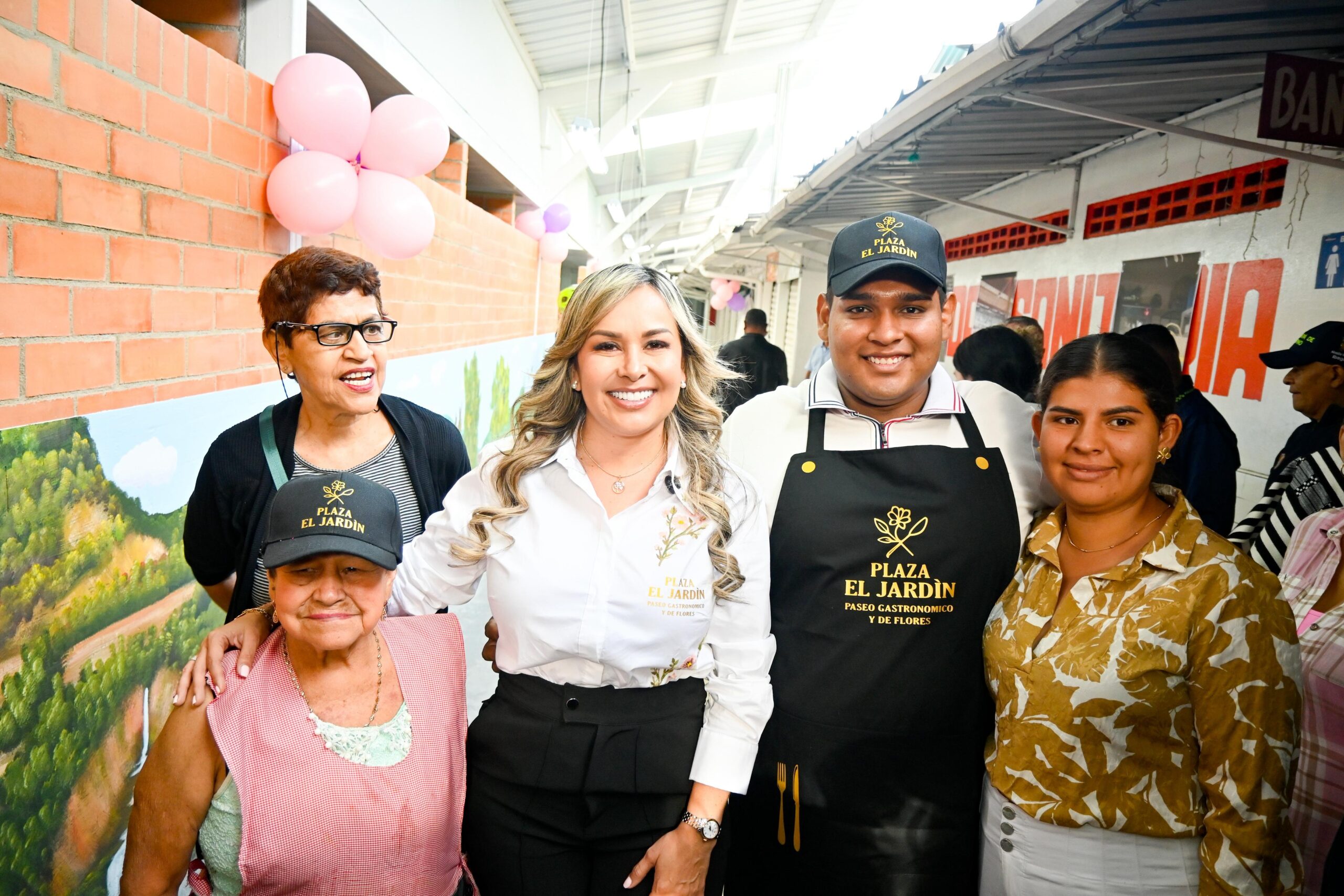 Alcaldesa inauguró Paseo Gastronómico y de Flores