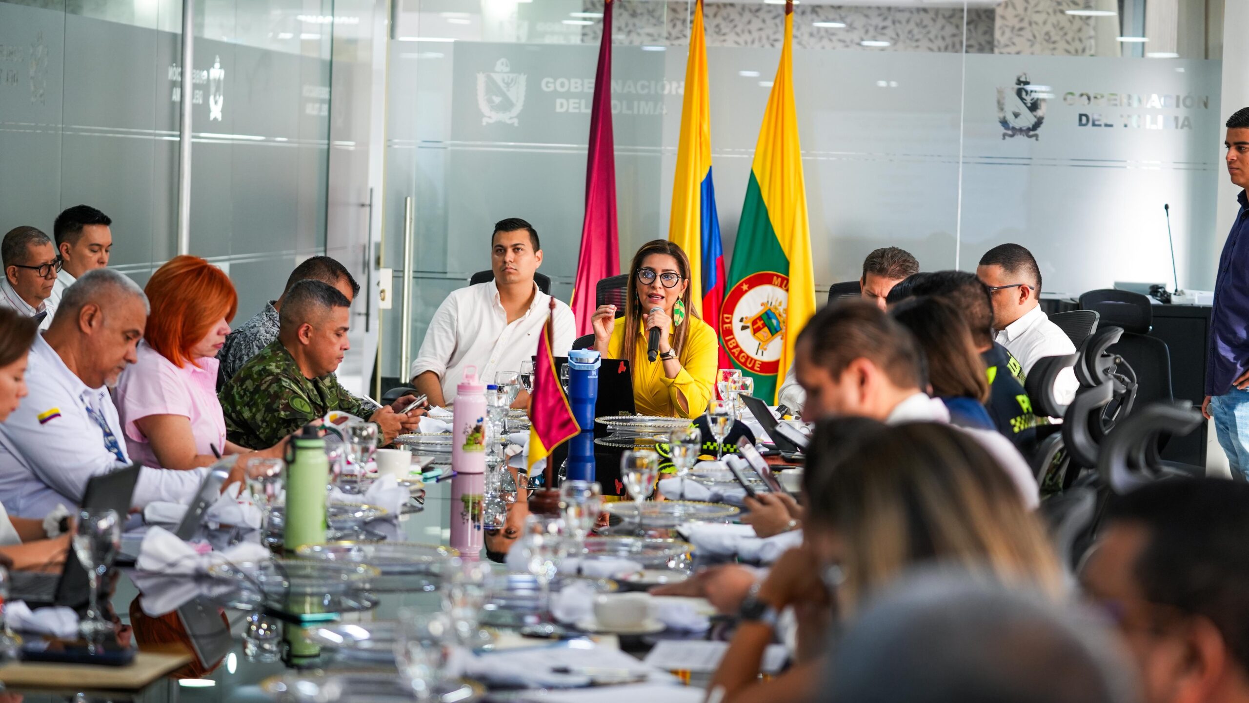 Gobernadora  lideró Consejo de Seguridad con nuevos comandantes de la Fuerza Pública