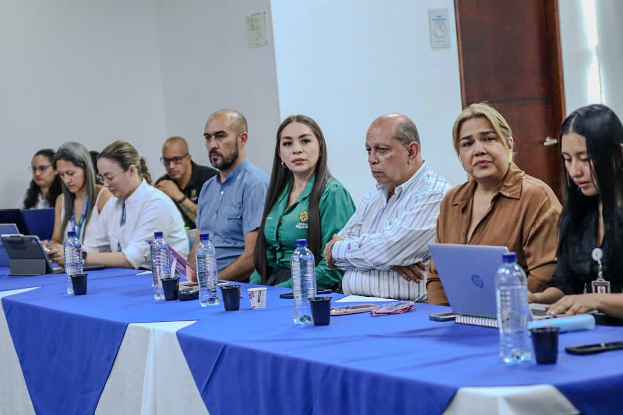 Alcaldía logró compromisos entre Famisanar y Marcazsalud para entrega  de medicamentos