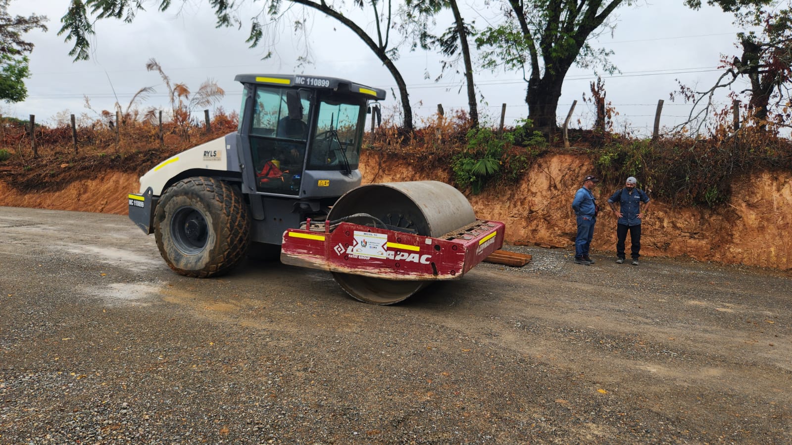 La pavimentación de la avenida Tuluní en Chaparral avanza a paso firme