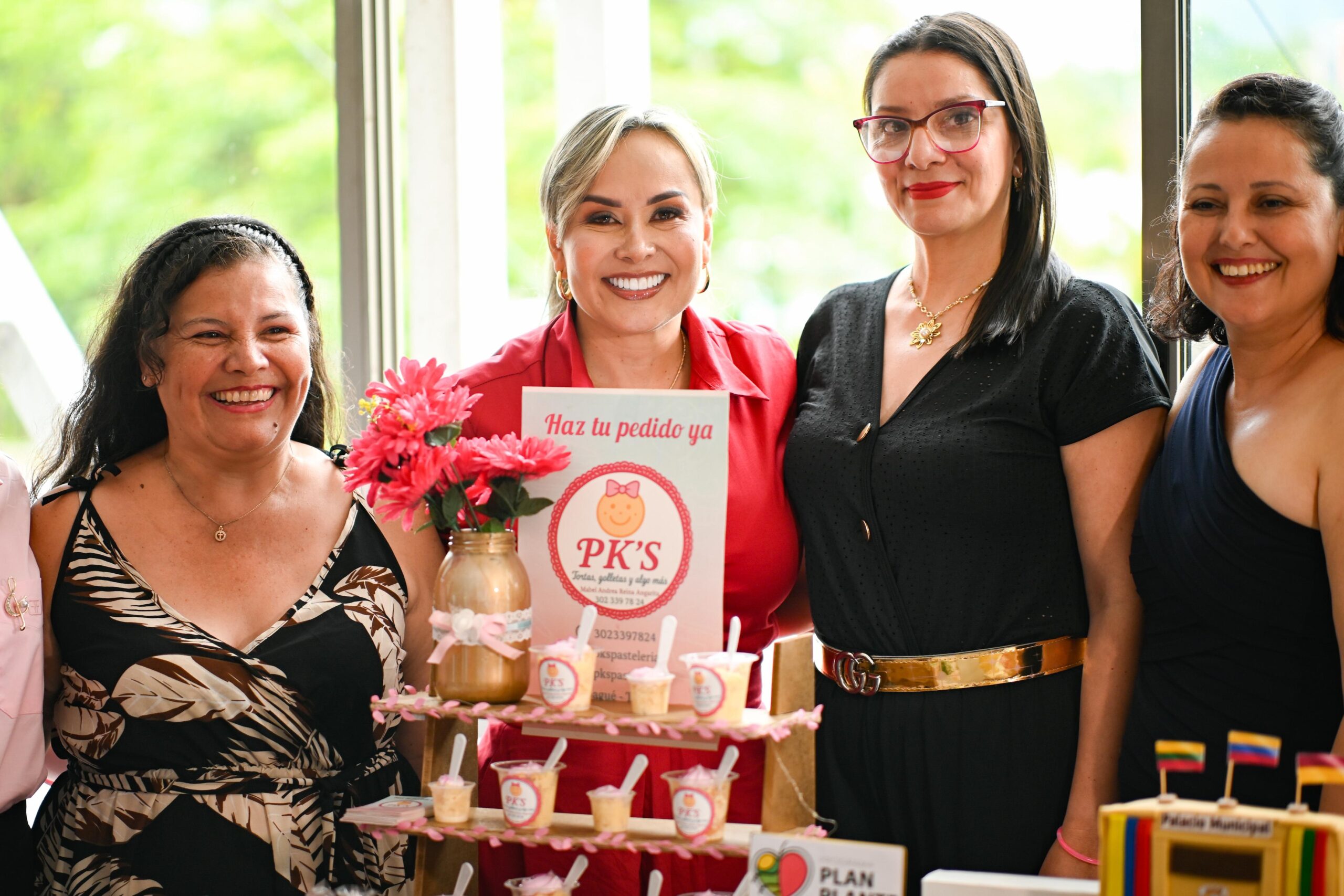 Alcaldesa Johana Aranda entregó 100 kits de capital semilla a emprendedores de Ibagué