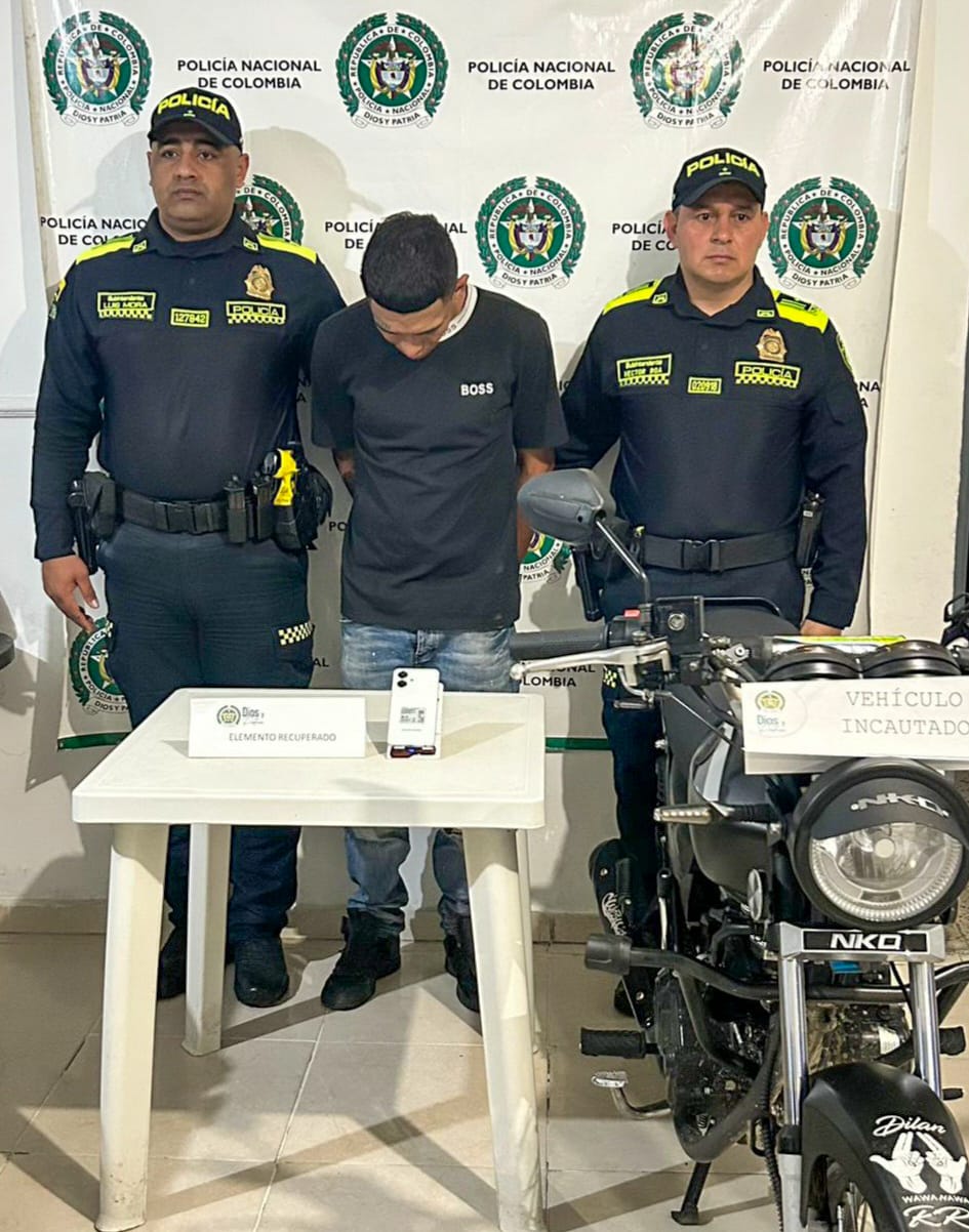 De un ‘raponazo’ le robó el celular a una mujer, pero la Policía lo capturó
