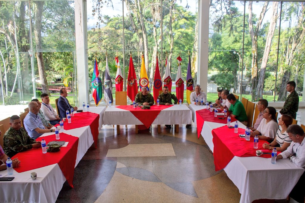 Gremios económicos del Tolima tuvieron el primer acercamiento con el nuevo comandante de la Quinta División