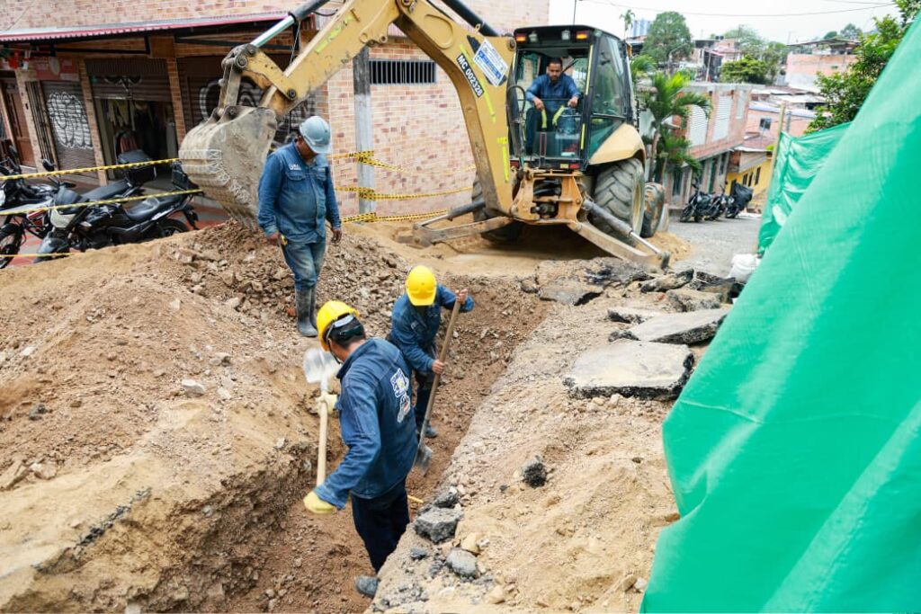 IBAL inició obras del Combo 3×1 en El Triunfo para renovar redes y recuperar la malla vial