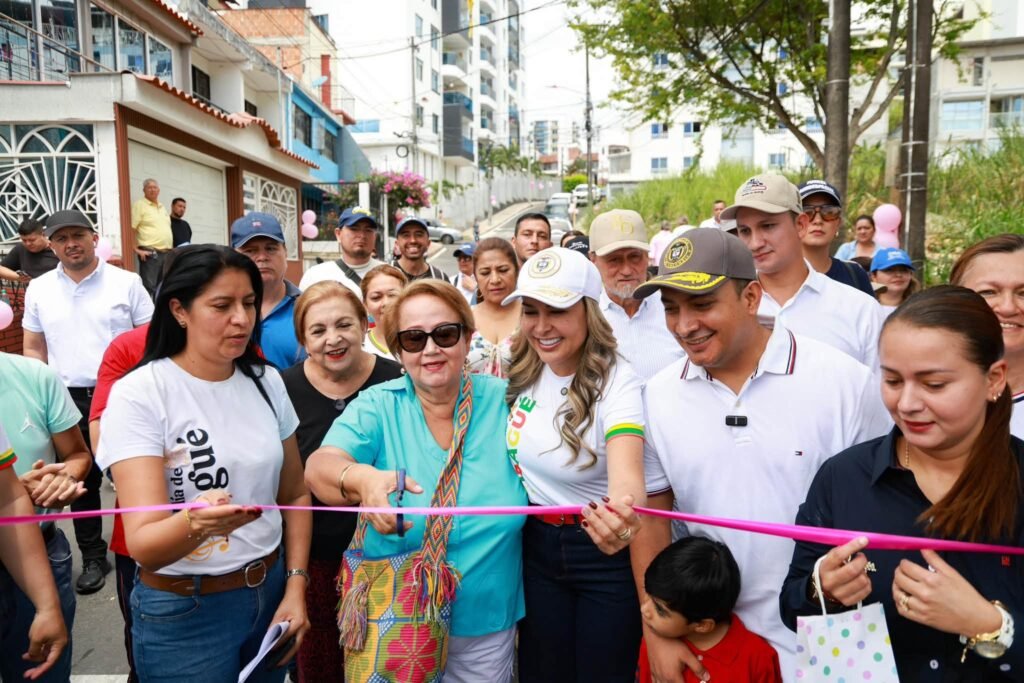 Alcaldesa Johana Aranda inauguró cerca de 20 cuadras en El Limonar y Rincón de Piedra Pintada