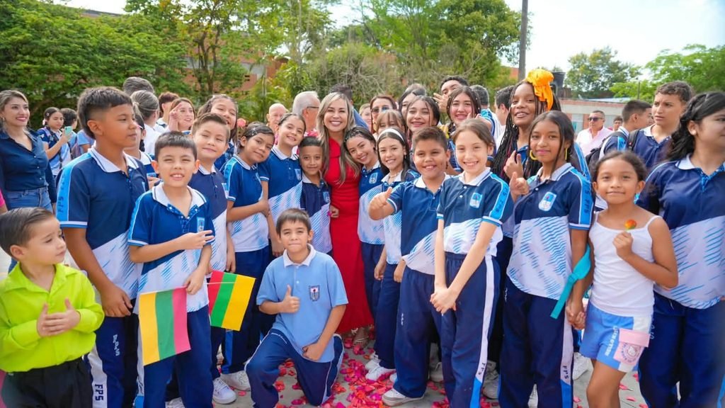 Alcaldesa Johana Aranda entregó obras complementarias en la I.E. Francisco de Paula Santander de El Salado